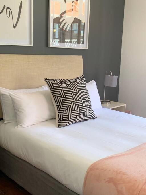 1-Bedroom Sea Point Gem - Perfect Location! Cape Town Bagian luar foto