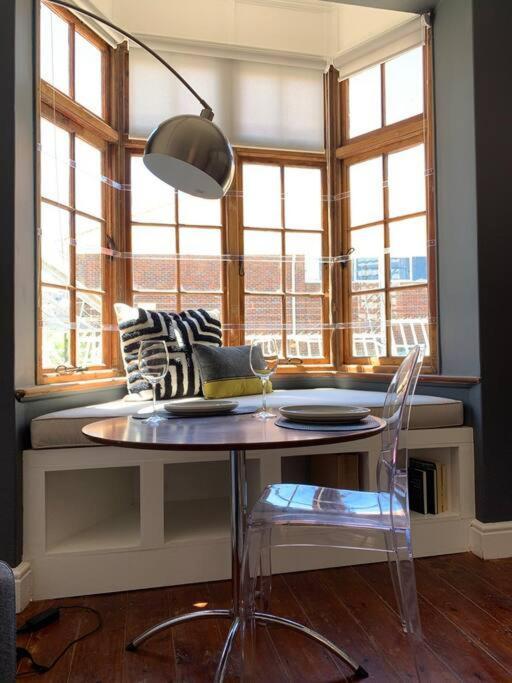 1-Bedroom Sea Point Gem - Perfect Location! Cape Town Bagian luar foto