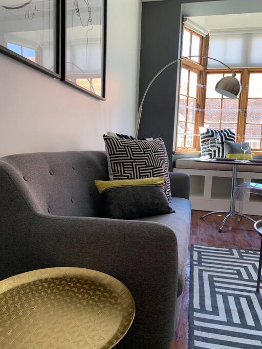 1-Bedroom Sea Point Gem - Perfect Location! Cape Town Bagian luar foto