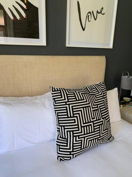 1-Bedroom Sea Point Gem - Perfect Location! Cape Town Bagian luar foto